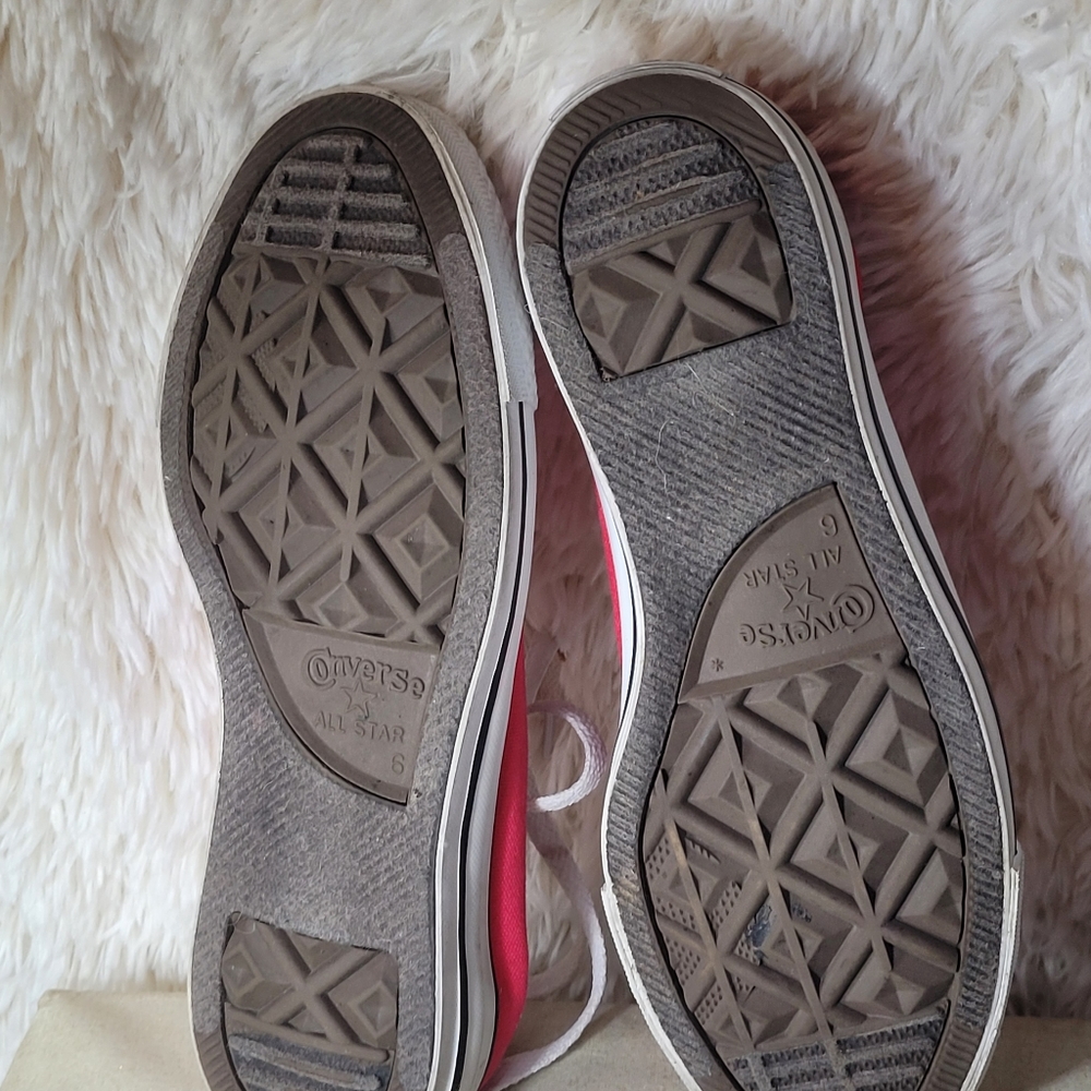Red Converse - Picture 5 of 9